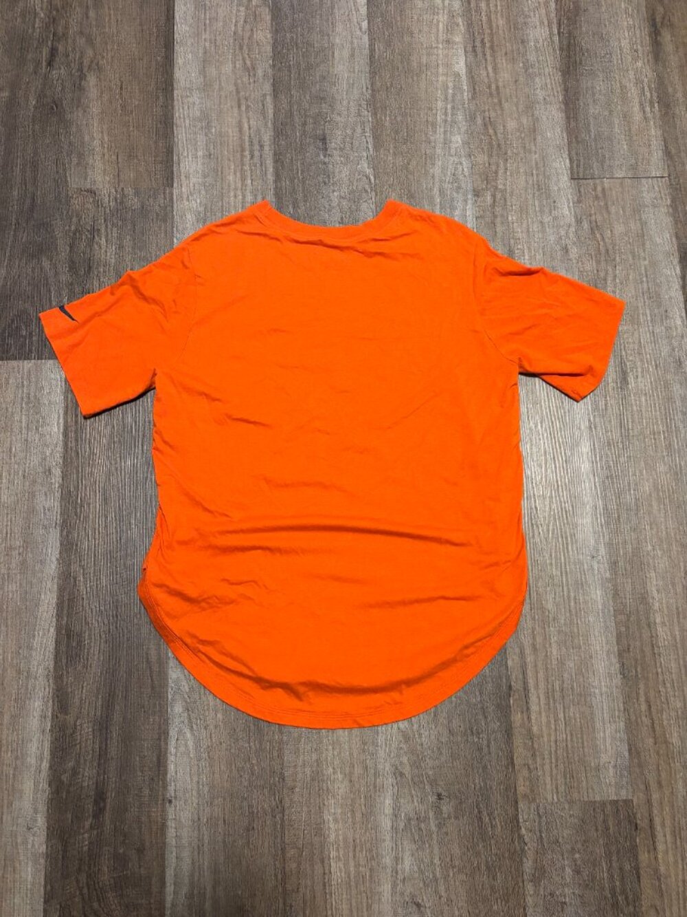Nike Chicago Bears Curved Hem Tee Shirt - Picture 3 of 3